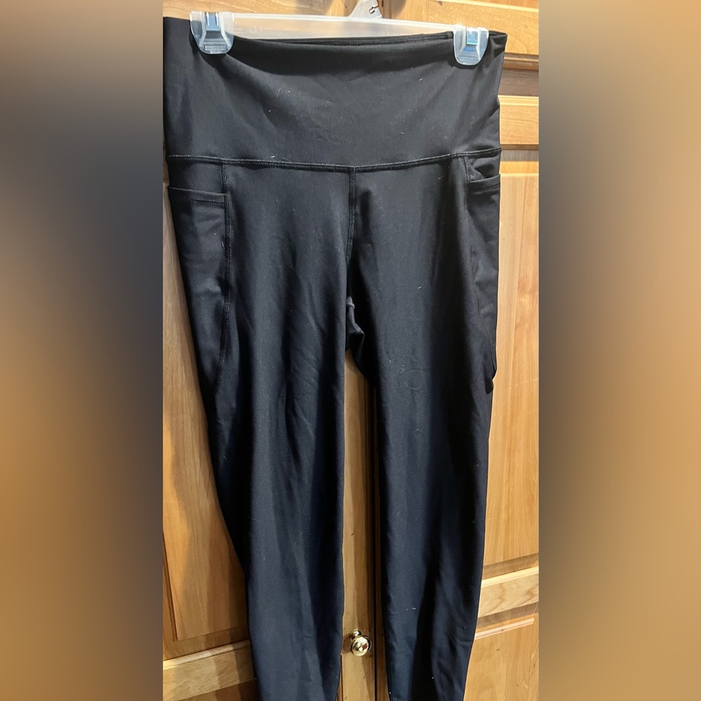 Black Old Navy workout leggings, size L